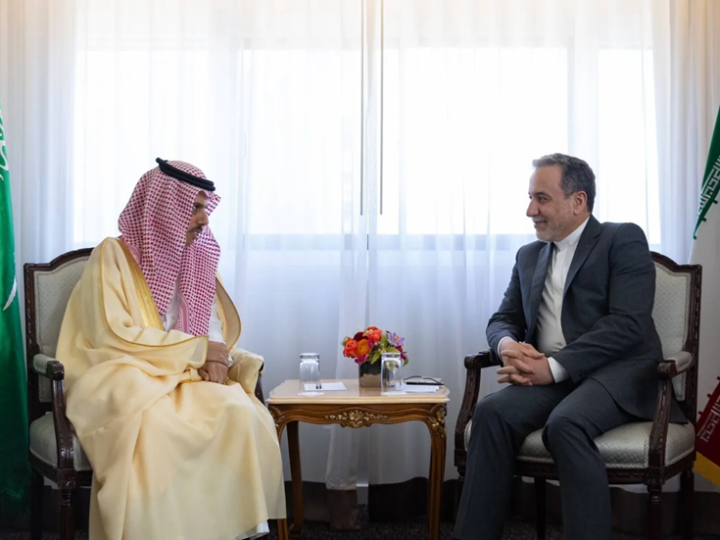 عراقجي يبحث في اتصال مع نظيره السعودي آخر المسارات الدبلوماسية لخفض التوتر في المنطقة