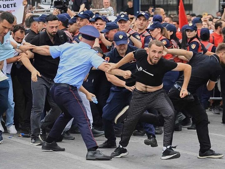 بسبب ابنة ترامب وصهره.. الاحتجاجات تتسع في ألبانيا (فيديو)