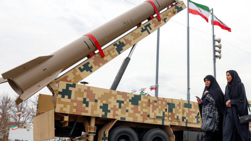 هل تقترب المواجهة الكبرى؟..خبير عسكري يكشف أخطر سيناريوهات حرب إيران