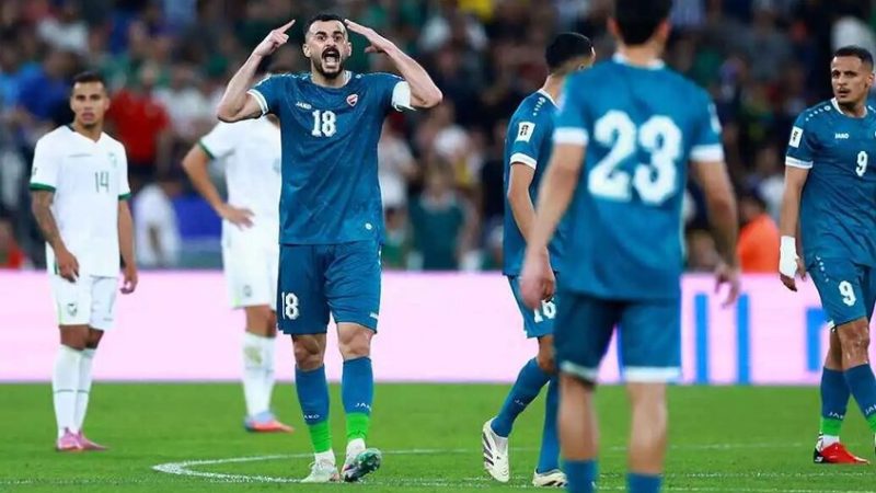 لمدة 7 ساعات.. تفاصيل احتجاز نجم المنتخب العراقي أيمن حسين في مطار شيكاغو