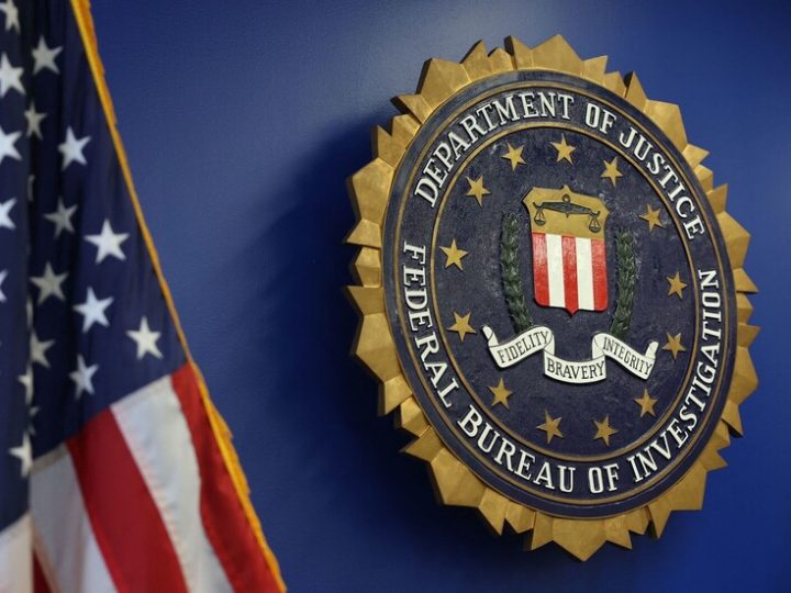 الـFBI يفصل عددا من محلليه الاستخباراتيين بسبب صلتهم بمذكرة “المتطرفين الكاثوليك”