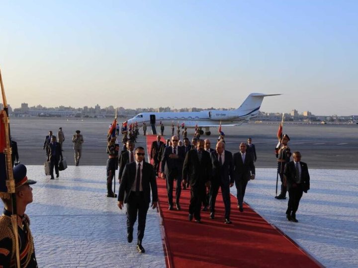 جوار إثيوبيا.. رئيس إريتريا يصل القاهرة لإجراء مشاورات حول القرن الإفريقي والبحر الأحمر