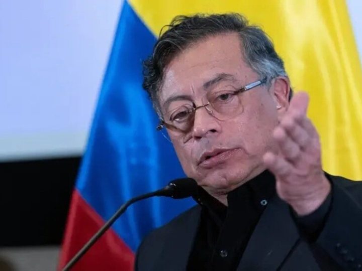 لجنة اتهامات بالكونغرس الكولومبي تأمر بعزل الرئيس بيترو حتى 21 يونيو كإجراء احترازي