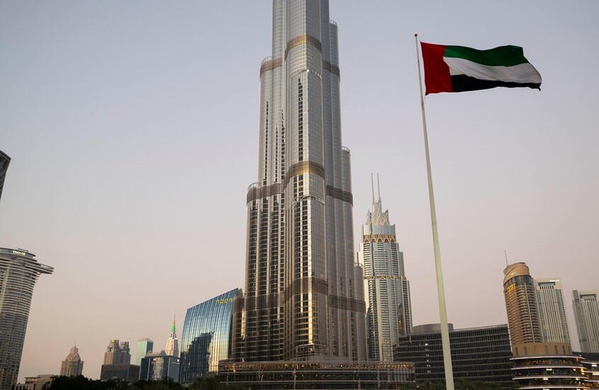الإمارات تسلم مواطنين روسيين مطلوبين لدى الإنتربول إلى روسيا