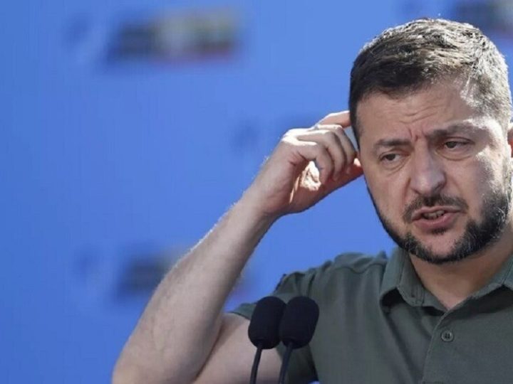 زيلينسكي يؤكد تضامنه مع مجتمع الميم خلال لقائه بمثقفين أوكرانيين