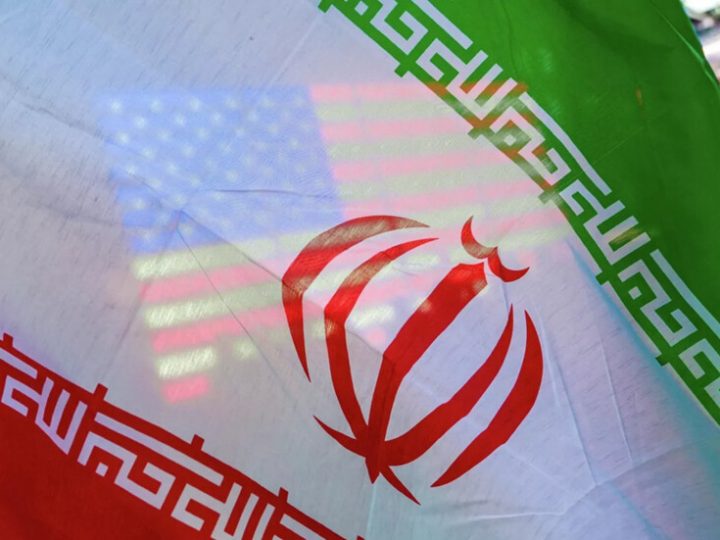 رسائل تستغرق أياما.. بلومبرغ تكشف طبيعة التواصل بين واشنطن وطهران