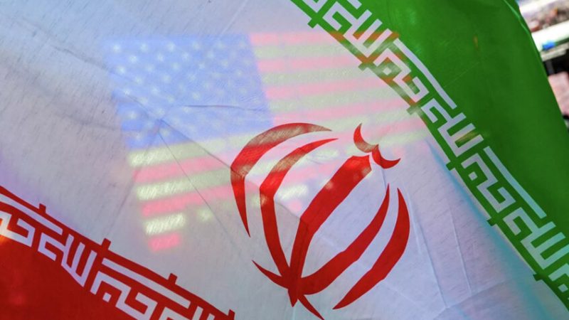 رسائل تستغرق أياما.. بلومبرغ تكشف طبيعة التواصل بين واشنطن وطهران
