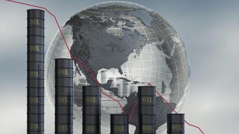 أسعار النفط تقترب من أدنى مستوياتها منذ شهرين مع ترقب اتفاق أمريكي إيراني