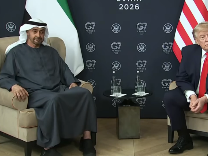 لطيف ووسيم.. ترامب يبدي إعجابه بمراسل إماراتي ويصف الإعلاميين الأمريكيين باللئيمين للغاية (فيديو)