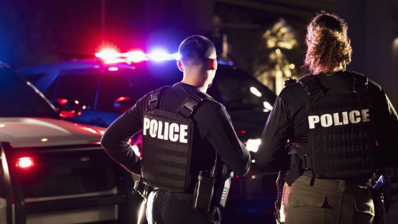 موظف مسلح يطلق النار داخل مستشفى أمريكي ويصيب شخصين