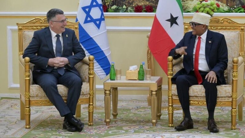 وزير دفاع أرض الصومال ينفي وجود قاعدة إسرائيلية في الإقليم