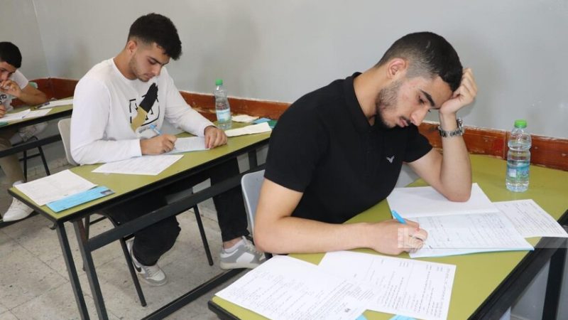 انطلاق امتحانات الثانوية العامة لـ90 ألف طالب بالقدس وغزة