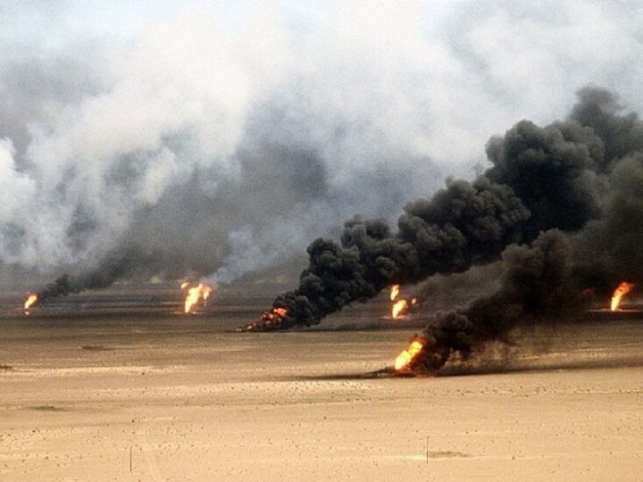 رائد فضاء يروي انطباعاته بعد مشاهدة سحب الدخان فوق منطقة الخليج عام 1991