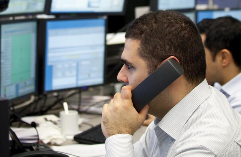 أسواق الخليج تتراجع مع تصاعد التوترات المرتبطة بمضيق هرمز