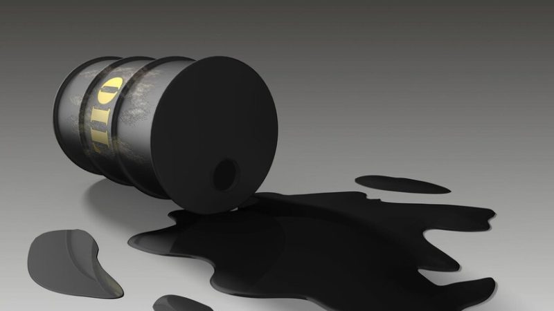 تراجع صادرات السعودية من النفط إلى أدنى مستوى مسجل