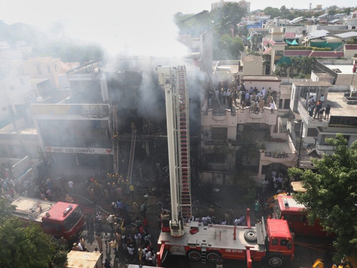 مقتل 14 شخصا معظمهم طلاب في حريق بمبنى شمال الهند
