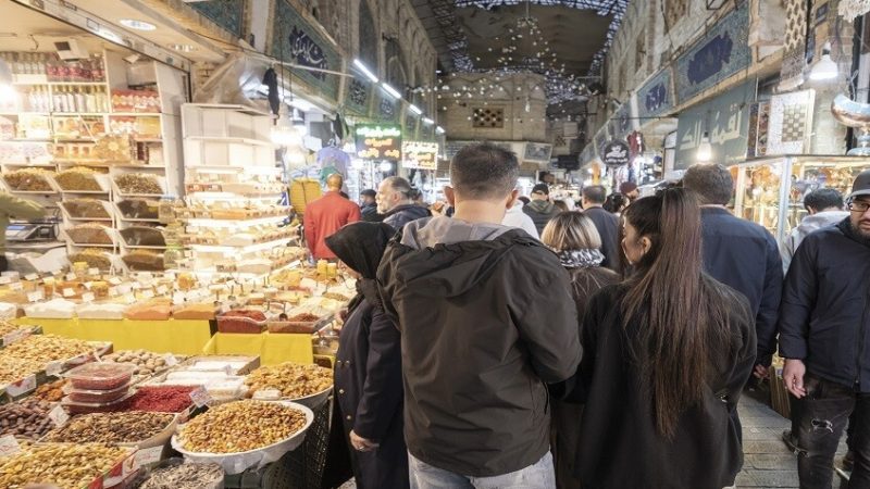 همتي: إذا كانت أسعار وجودة المنتجات الأمريكية أفضل فلا مانع من شرائها.. لا يوجد اعتبارات سياسية