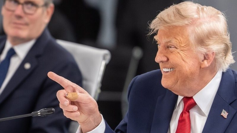 ترامب يصف ستارمر بـ”اللطيف” ويعاتبه على الناتو والنفط
