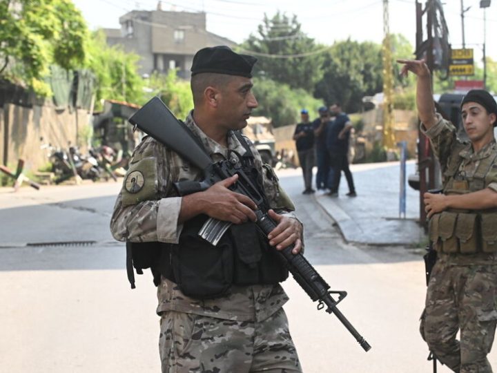الجيش اللبناني يطلق النار على شخصين قرب السفارة الأمريكية
