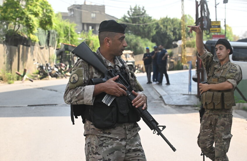 الجيش اللبناني يطلق النار على شخصين قرب السفارة الأمريكية