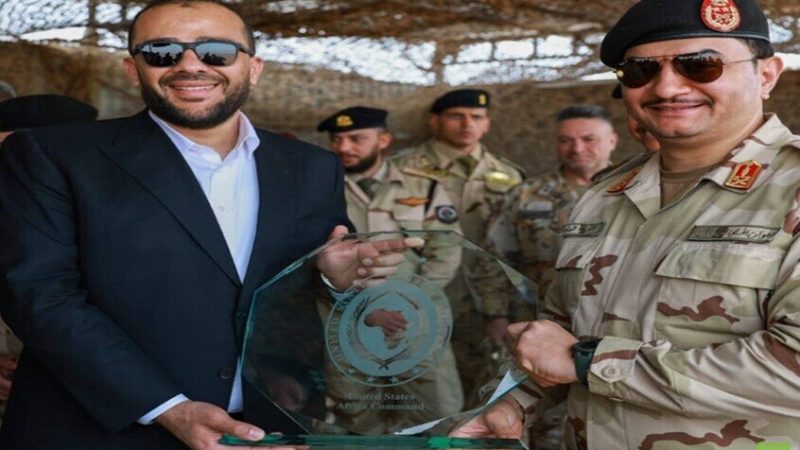 وكيل وزارة الدفاع بحكومة الدبيبة يصل واشنطن لبحث توحيد المؤسسات العسكرية.. ولقاء مرتقب مع صدام حفتر
