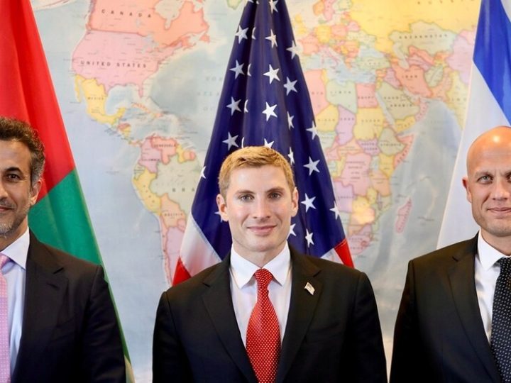 انعقاد أول مباحثات بين واشنطن وأبوظبي وتل أبيب حول التعاون التكنولوجي ضمن تحالف “باكس سيليكا”