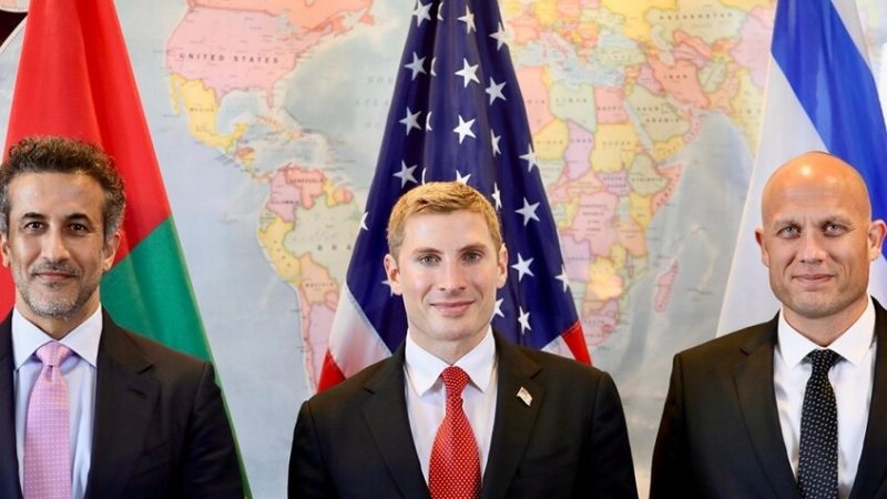 انعقاد أول مباحثات بين واشنطن وأبوظبي وتل أبيب حول التعاون التكنولوجي ضمن تحالف “باكس سيليكا”