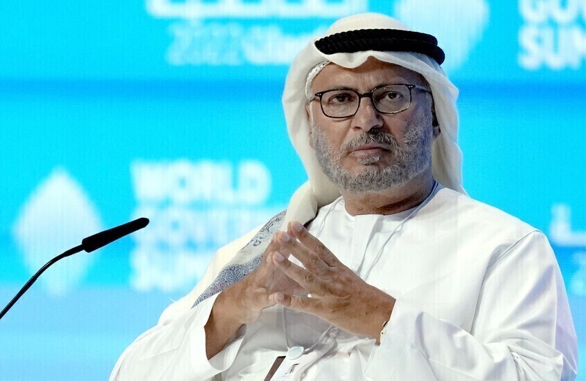 قرقاش يعلق على اتصال بن زايد وعراقجي: موقف الإمارات يتسم بالوضوح والشفافية التامة
