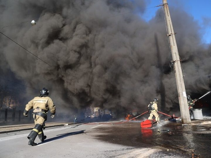 الجيش الروسي يستهدف بمسيرات جوية مصفاة نفط قرب زابوروجيه