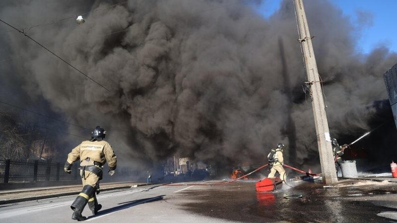 الجيش الروسي يستهدف بمسيرات جوية مصفاة نفط قرب زابوروجيه