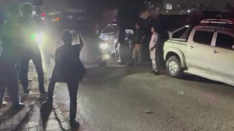 باكستان.. مقتل 3 عناصر من قوات “الرينجرز” في هجوم بكراتشي (فيديوهات)