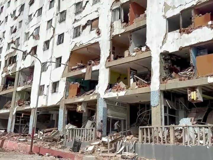 بعد 70 ساعة.. إنقاذ صبي عمره 11 عاما من تحت أنقاض الزلزال في فنزويلا