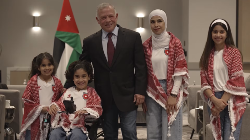 العاهل الأردني يحقق أمنية “الطفل شهم” ويدعوه لحضور مباراة المملكة والأرجنتين في المونديال (فيديو)