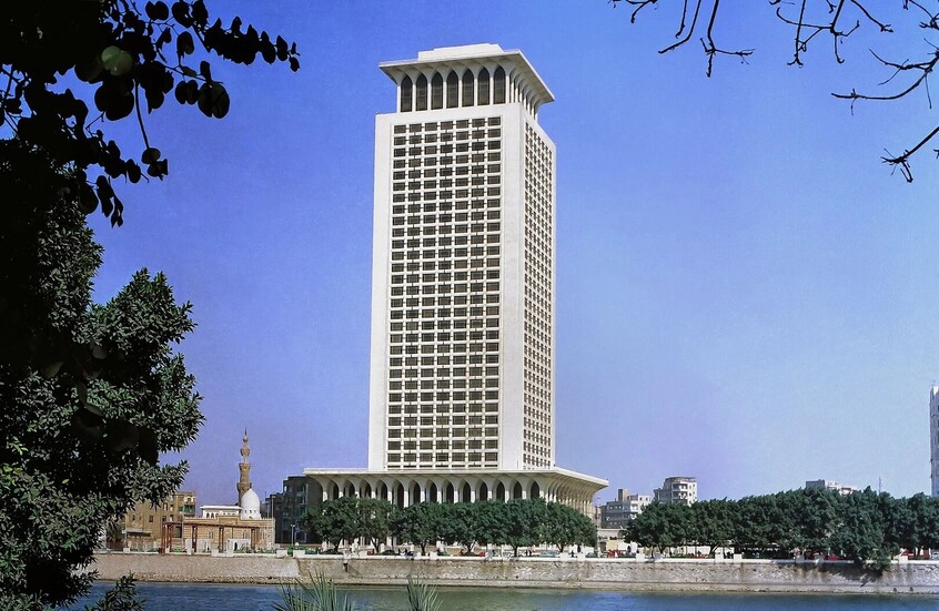 مصر تدين الهجوم الإيراني على الكويت والبحرين وتطالب بوقف فوري للتصعيد