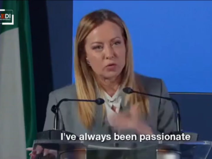 “كنت أطمح أن أصبح مترجمة”.. رئيسة الوزراء الإيطالية تتحدث عن عشقها للغات وكيف أتقنت 3 منها (فيديو)