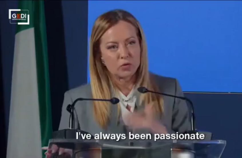“كنت أطمح أن أصبح مترجمة”.. رئيسة الوزراء الإيطالية تتحدث عن عشقها للغات وكيف أتقنت 3 منها (فيديو)