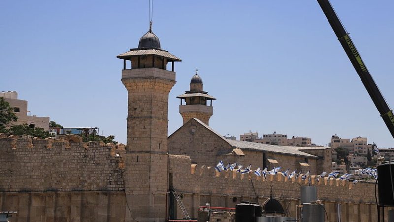 الكنيست الإسرائيلي يصادق على مشروع قانون يقيّد الأذان في المساجد