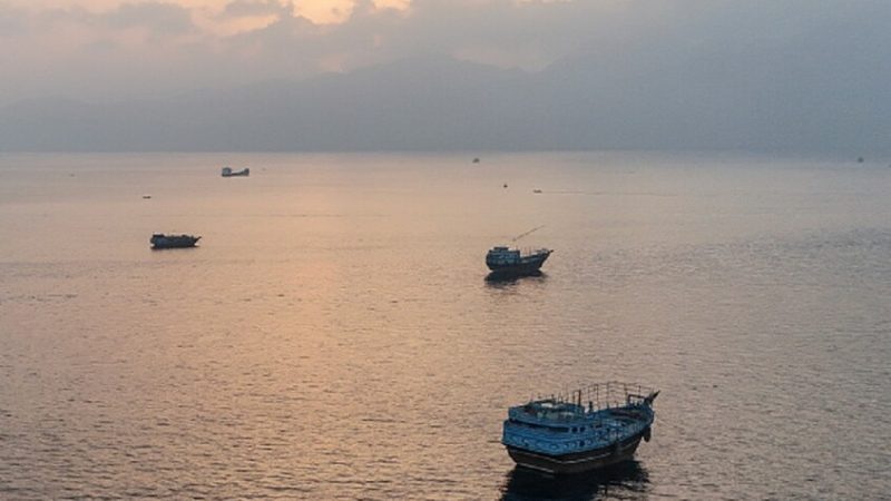 “خاتم الأنبياء” يوجه تحذيرا لمن يخالف في مضيق هرمز جوا وبحرا