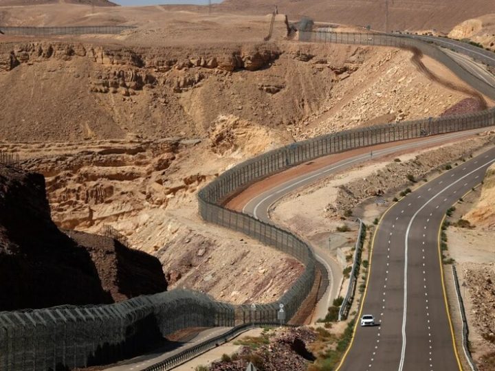 القبض على شابين بعد مطادرة درامية على حدود المصرية الإسرائيلية