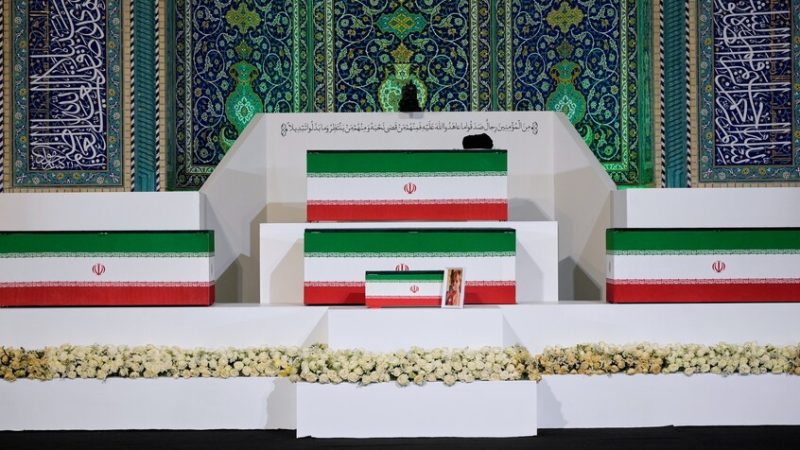 “توجيه سري”.. “تسنيم” تكشف كواليس “حملة التهديدات” الأمريكية لثني دول عديدة عن حضور تشييع خامنئي