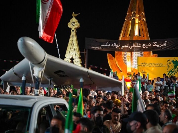 إيران تحذر فرنسا وبريطانيا من أي تحرك عسكري في مضيق هرمز