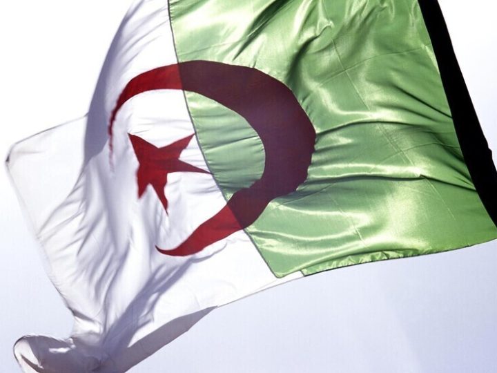 رئيس الأركان الجزائري يهنئ الجيش بعيد الاستقلال ويحث على إحباط المخططات المعادية في السر والعلن