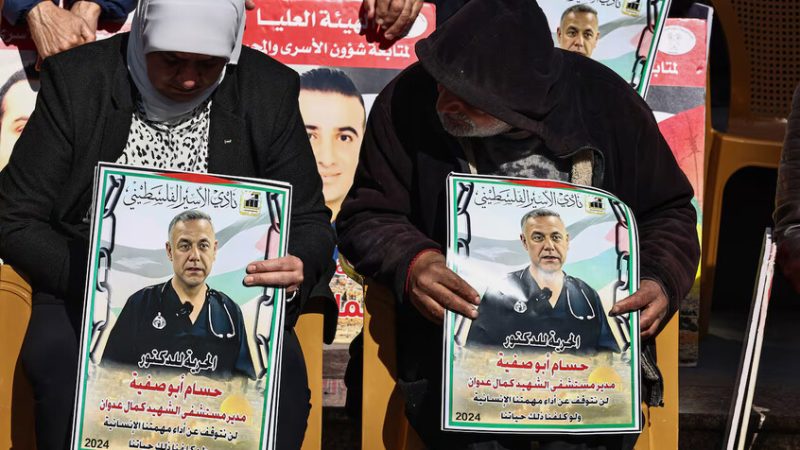 هآرتس: حسام أبو صفية يتعرض للإغماء يوميا نتيجة تعرضة للتعذيب العنيف.. قد تكون هذه آخر زيارة قبل قتله