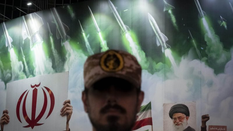إعلام إسرائيلي يرصد تهديدات إيران بـ”الثأر” لدماء خامنئي: القتلة لن يموتوا موتا طبيعيا