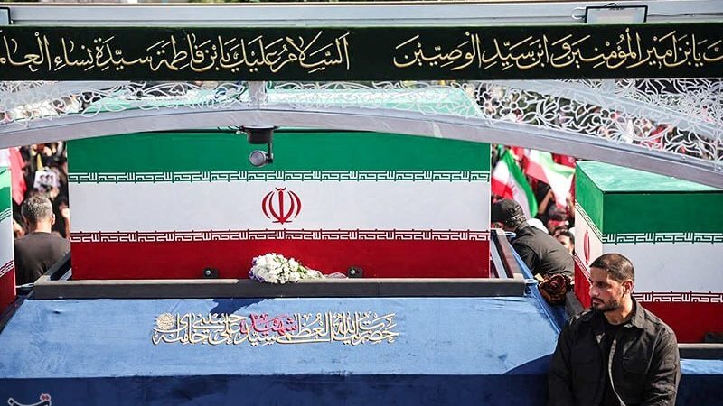 طهران.. حشود مليونية حول نعش خامنئي في اليوم الرابع لتشييعه (فيديوهات+صور)