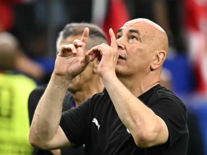 حسام حسن يعلق على واقعة تدخل ترامب لتعليق عقوبة إيقاف لاعب أمريكي