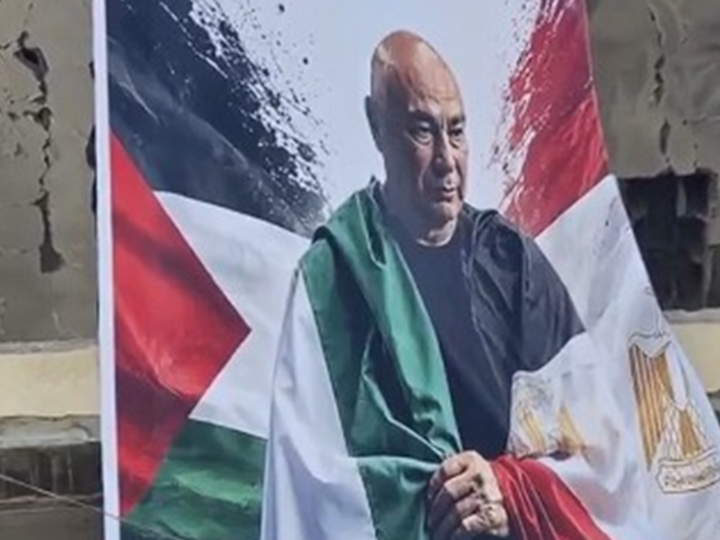 بجدارية بين الأنقاض.. غزة تكرم حسام حسن