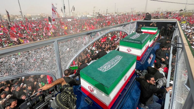 إيران.. مشهد تستعد لمراسم تشييع ودفن جثمان خامنئي في مرقد رضوي