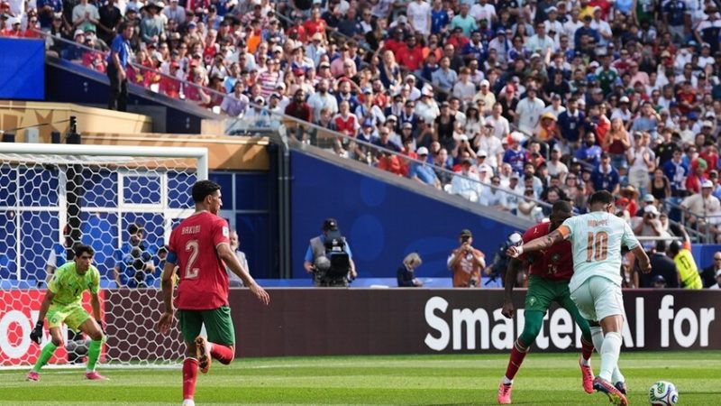 “الفيفا” يحدد أفضل لاعب في مباراة المغرب وفرنسا