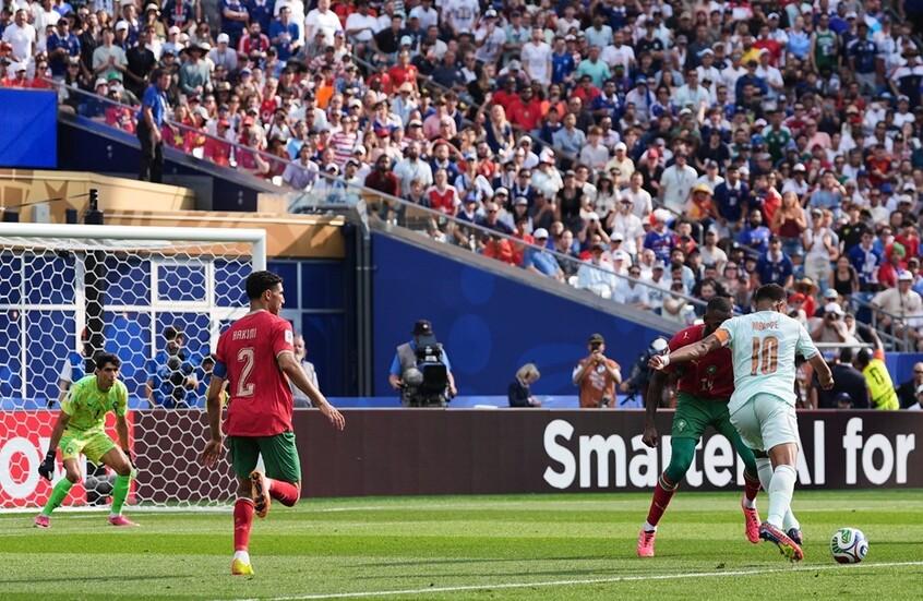 “الفيفا” يحدد أفضل لاعب في مباراة المغرب وفرنسا